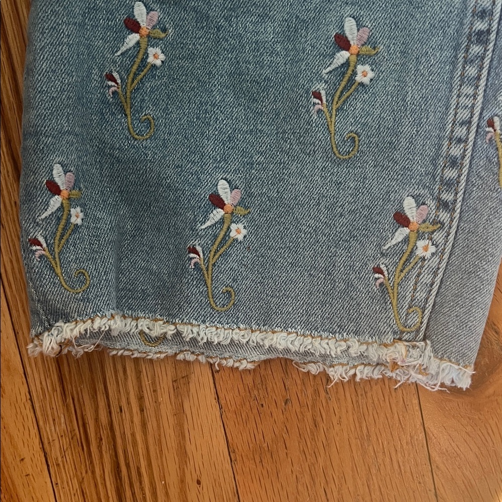 Anthropology Embroidered Blue Jeans Pilcro and the Letterpress - Picture 4 of 5